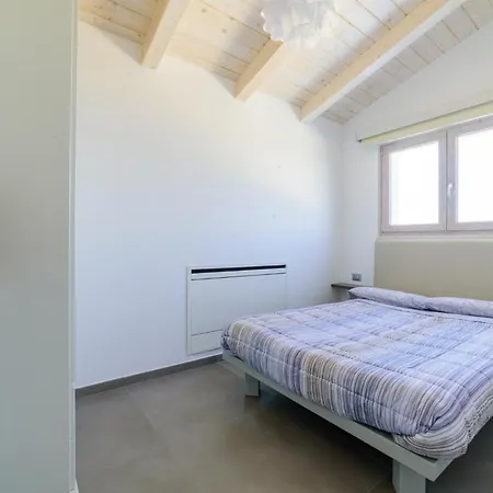 Lauri With Private Pool Villa *