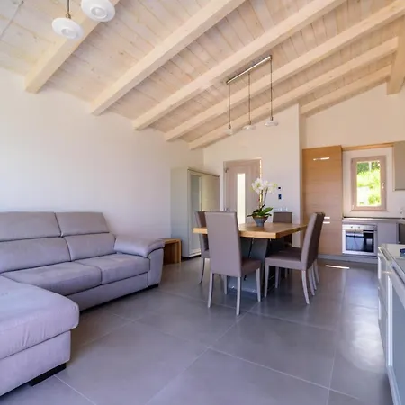 Villa Lauri With Private Pool *