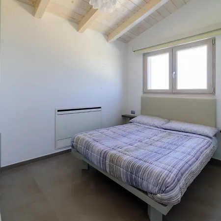 Villa Lauri With Private Pool