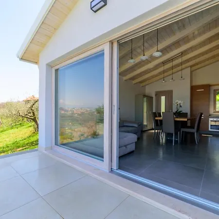 Villa Lauri With Private Pool *
