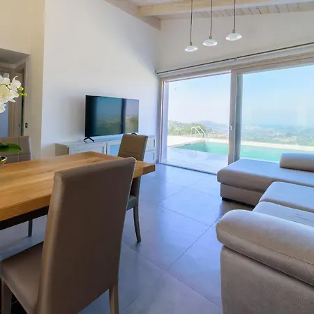 Villa Lauri With Private Pool Laureana Cilento