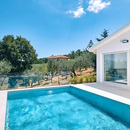 Lauri With Private Pool Laureana Cilento